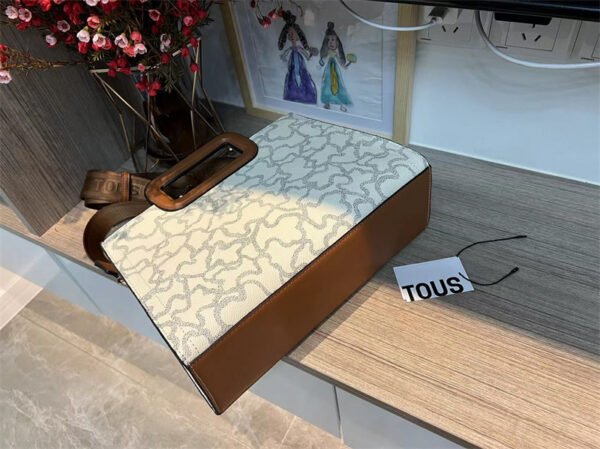 T0US medium shopping bag handbag 620032