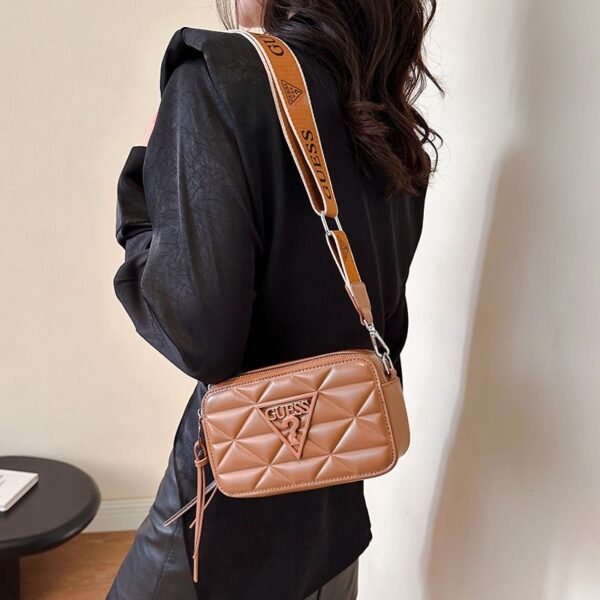 Guess fashion shoulder bag PDD536 size20x7.5x12cm