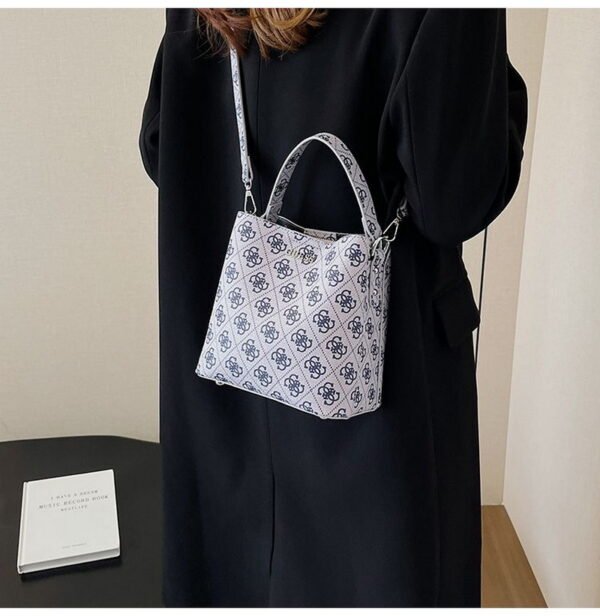 GUESS bag PDD765 size19X12X20cm