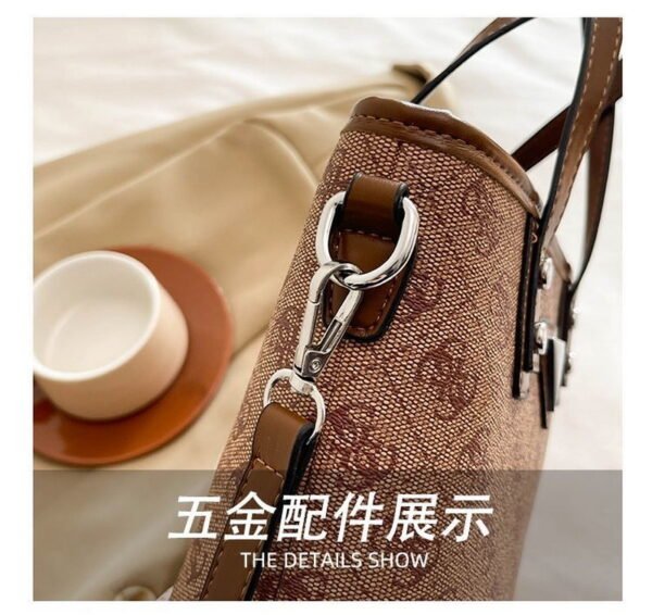 GUESS bag PDD777 size20X10X17cm