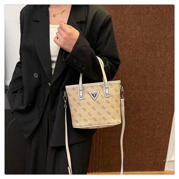 GUESS bag PDD777 size20X10X17cm