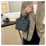 GUESS bag PDD777 size20X10X17cm