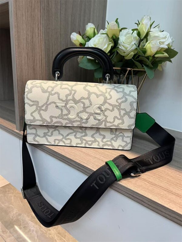 tous bag 62071 size 25-15-11cm