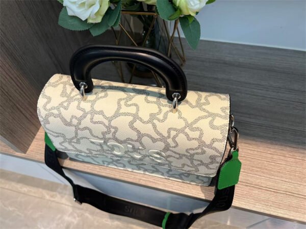tous bag 62071 size 25-15-11cm