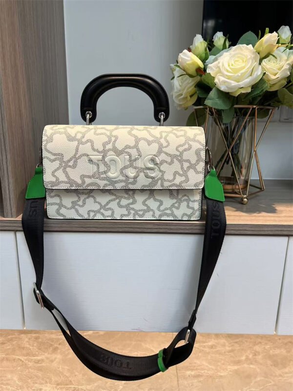 tous bag 62071 size 25-15-11cm