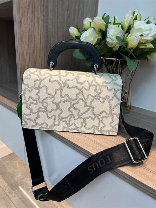 tous bag 62071 size 25-15-11cm