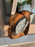 tous kaos messenger bag 62073 size 23-14-8cm