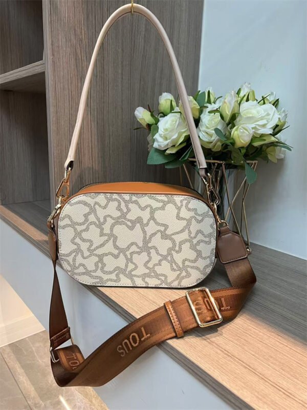 tous kaos messenger bag 62073 size 23-14-8cm