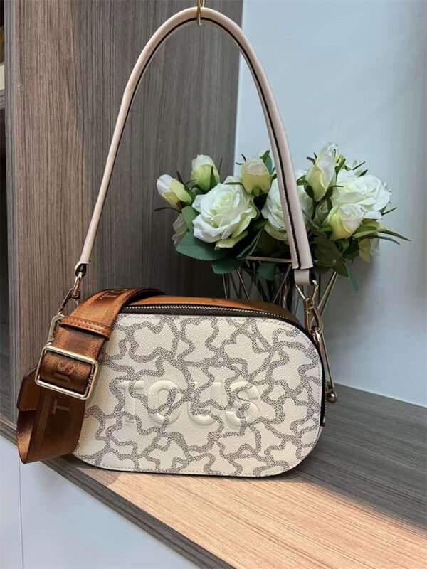 tous kaos messenger bag 62073 size 23-14-8cm