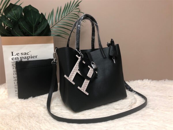 carolina herrera bag C195-1477S