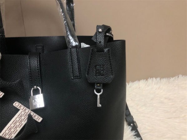 carolina herrera bag C195-1477S