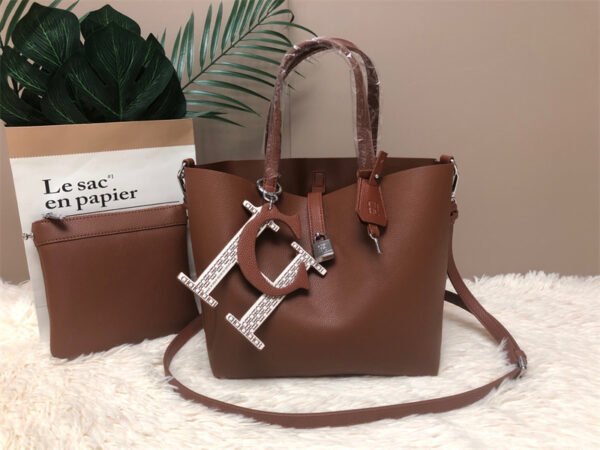 carolina herrera bag C195-1477S