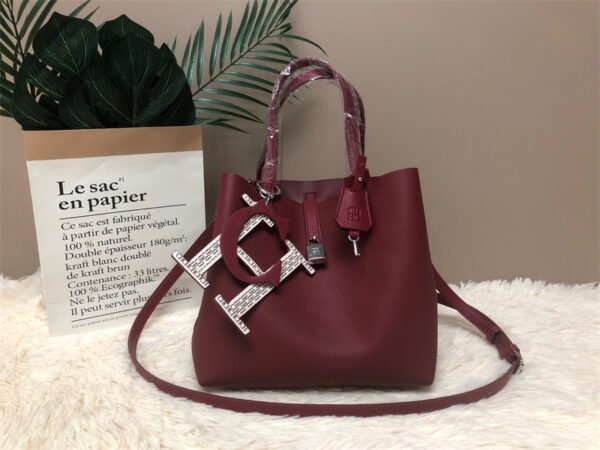 carolina herrera bag C195-1477S