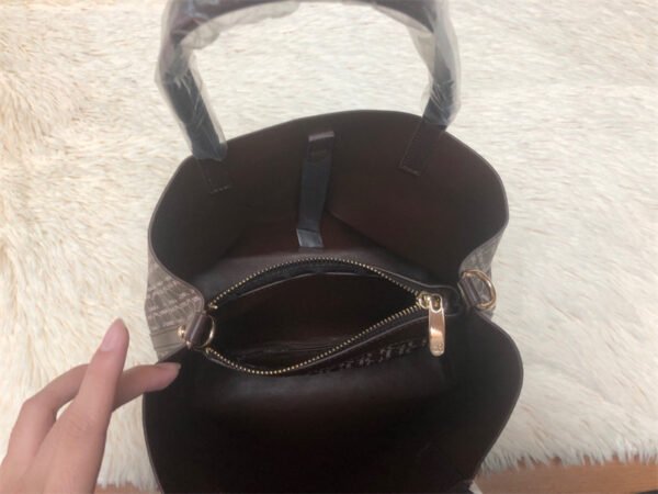 carolina herrera bag C98-1477S