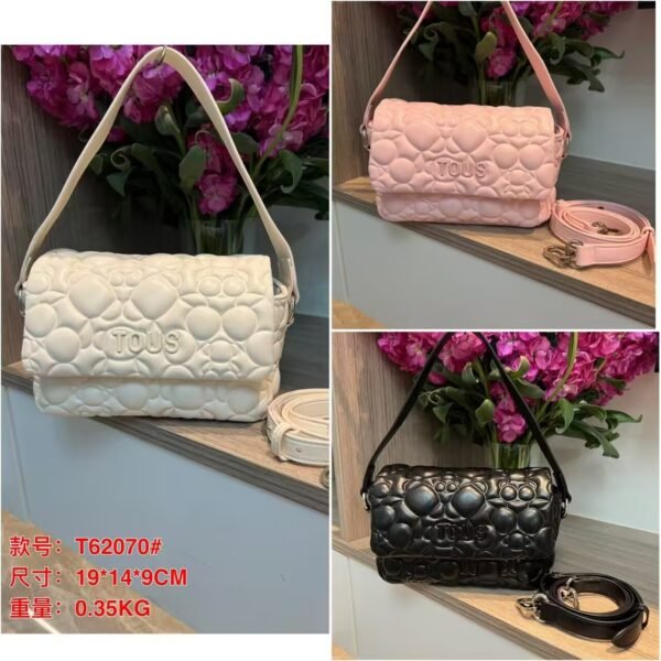 T62070 tous one shoulder bag