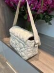 T62070 tous one shoulder bag