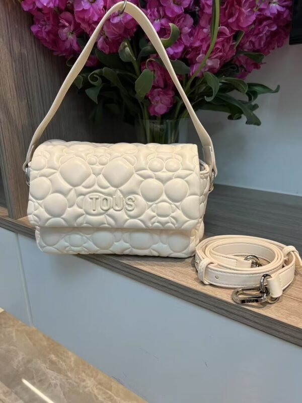 T62070 tous one shoulder bag