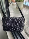 T62070 tous one shoulder bag
