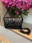T62070 tous one shoulder bag
