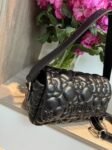 T62070 tous one shoulder bag