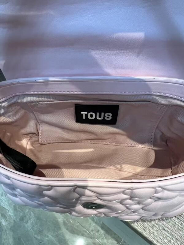 T62070 tous one shoulder bag