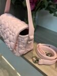 T62070 tous one shoulder bag