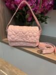 T62070 tous one shoulder bag
