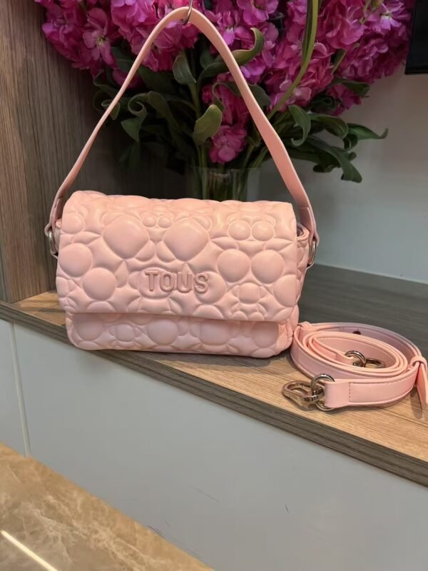 T62070 tous one shoulder bag