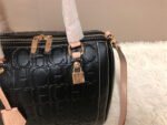 carolina herrera Andy 7 C6-1039N  size27-20-23cm