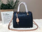 carolina herrera Andy 7 C6-1039N  size27-20-23cm