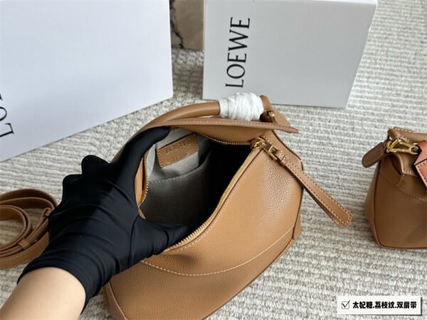 loewe grainy leather puzzle