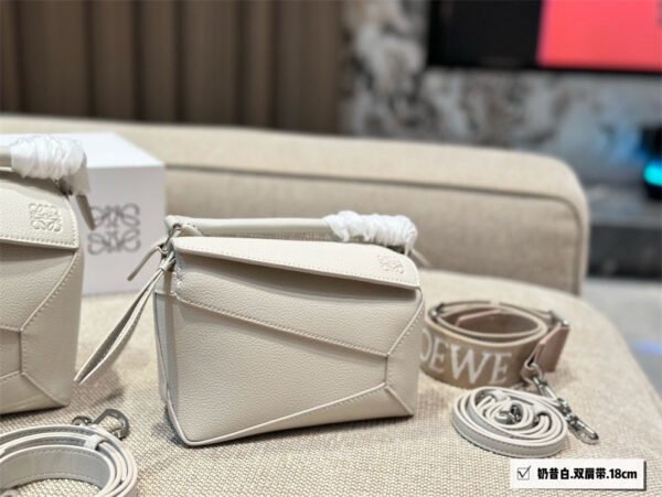 loewe grainy leather puzzle